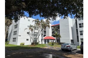 9421 Evergreen Pl 402, Davie