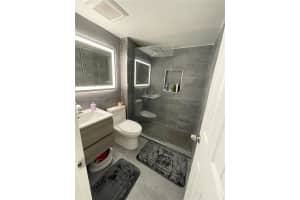 112 Royal Park Dr 2g, Oakland Park