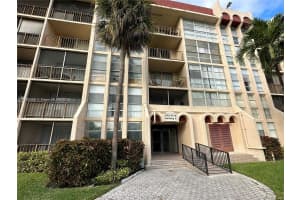 2001 Atlantic Shores Blvd 220 Hallandale Beach, FL 33009 - MLS#A11781469