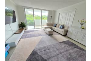 2780 Ne 183rd St 409, Aventura