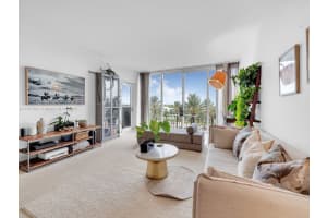 10275 Collins Ave 429, Bal Harbour