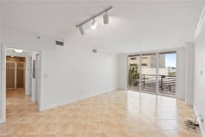 325 S Biscayne Blvd #1214, Miami, FL 33131, - MLS#A11781565