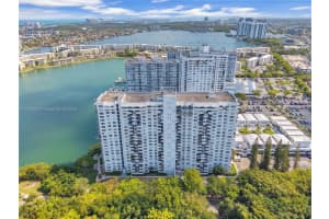 2780 Ne 183rd St 1517, Aventura