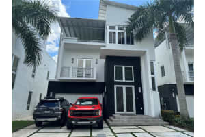 8272 Nw 33rd Ter, Doral