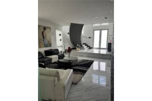 8272 Nw 33rd Ter Doral, FL 33122 - MLS#A11781673