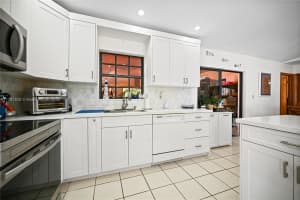 5911 SW 148th Pl, Miami, FL 33193, Sold 08/28/25
