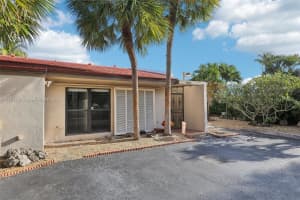 8385 Rednock Ln, Miami Lakes, FL 33016, Sold 06/17/25