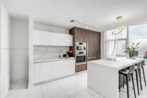 851 NE 1st Ave #1102, Miami, FL 33130, - MLS#A11781986