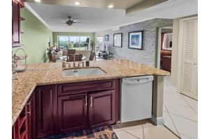 3050 N Palm Aire Dr 701, Pompano Beach