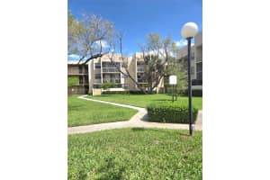 10425 Sw 112th Ave 319-1, Miami