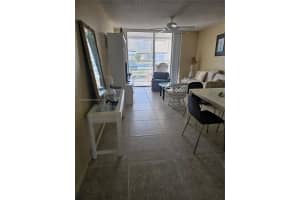 8280 Sunrise Lakes Blvd 205 Sunrise, FL 33322 - MLS#A11782348