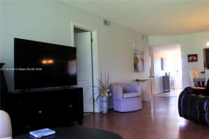 8941 S Hollybrook Blvd APT 203, Pembroke Pines, FL 33025, - MLS#A11782539