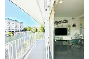 3751 Ne 170th St 4, North Miami Beach