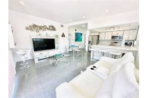 3751 NE 170th St APT 4, North Miami Beach, FL 33160, - MLS#A11782547