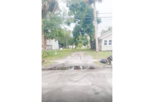 617 Texas Ct Fort Pierce, FL 34950 Sold 10/17/25