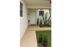 7320 Sw 82nd St B101, Miami