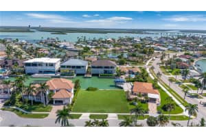 1211 Butterfly Marco Island, FL 34145 - MLS#A11782770