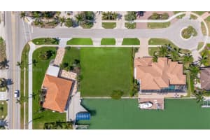 1211 Butterfly Marco Island, FL 34145 - MLS#A11782770