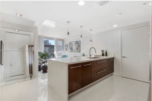 475 Brickell Ave, Miami, FL 33131, Sold 05/02/25