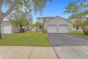 263 NW 207th Way, Pembroke Pines, FL 33029, Sold 05/15/25