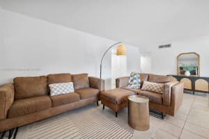 241 W Park Dr 5-103, Miami, FL 33172 Sold 10/02/25