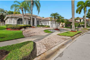 1807 Victoria Pointe Cir Weston, FL 33327 - MLS#A11782874