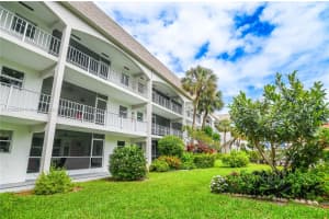 581 Blue Heron Dr 112-b, Hallandale Beach