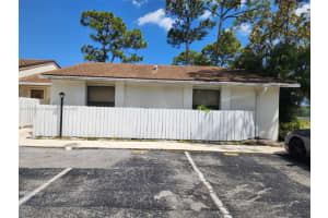 6120 Newstead Ct, Green Acres