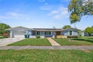 9041 Sw 88th St, Miami