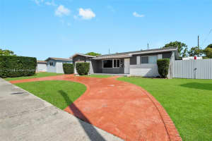 5117 Washington St, Hollywood, FL 33021, - MLS#A11783350
