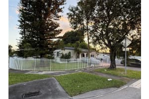 6300 NW 2nd St, Miami, FL 33126, - MLS#A11783711