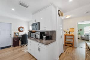 9909 Nw 52nd Ln Doral, FL 33178 - MLS#A11783758