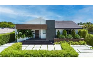 2275 Ne 120th St, North Miami