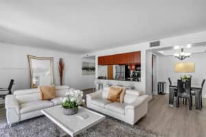 1200 Brickell Bay Dr 1723, Miami