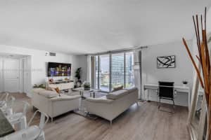 1200 Brickell Bay Dr APT 1723, Miami, FL 33131, - MLS#A11784116