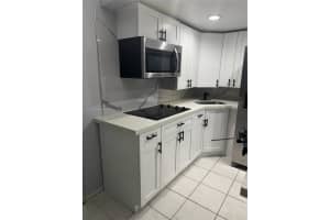 701 Pine Dr 106 Pompano Beach, FL 33060 - MLS#A11784155