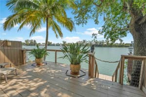 5059 Sw 71st Pl, Miami
