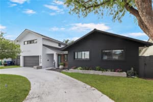 8910 Sw 159th Ter, Palmetto Bay