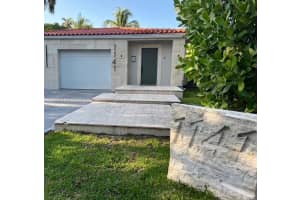 1141 Ne 90th St, Miami