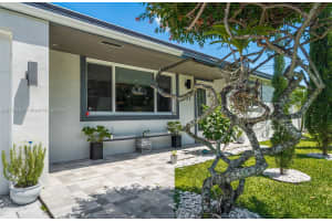 251 N 71st Ave, Hollywood, FL 33024, Sold 06/20/25