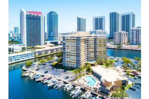 100 Golden Isles Dr Ph 1, Hallandale Beach