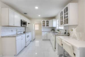 3900 SW 60th Ave, Davie, FL 33314, Sold 05/29/25