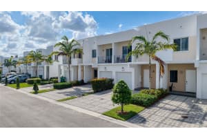 10240 Nw 72nd Ter Doral, FL 33178 - MLS#A11784935
