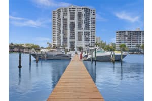 2667 S Parkview Dr Hallandale Beach, FL 33009 - MLS#A11785082