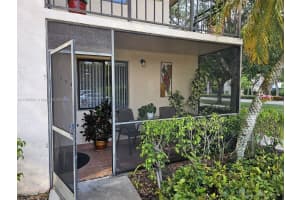 357 Lakeview Dr, Weston, FL 33326, Sold 06/19/25