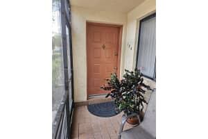 357 Lakeview Dr, Weston, FL 33326, Sold 06/19/25