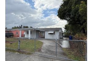 2631 NW 25th St #0, Fort Lauderdale, FL 33311, - MLS#A11785171