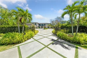 8825 Sw 64th Ct, Pinecrest