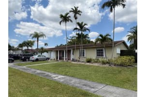 12021 Sw 119th St, Miami