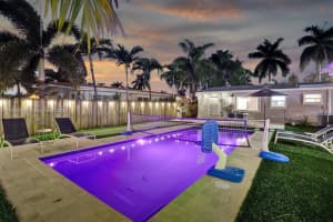 1124 Ne 6th St, Hallandale Beach